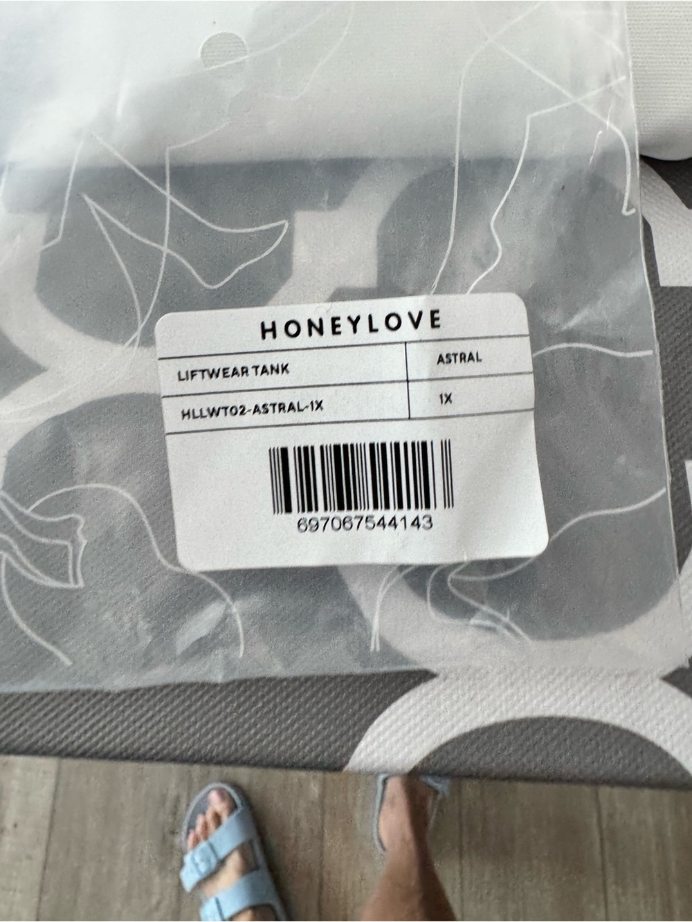 Honeylove LiftWear Tank in Astral white, size 1X. New with tags.

Built-in mol - Picture 10 of 11
